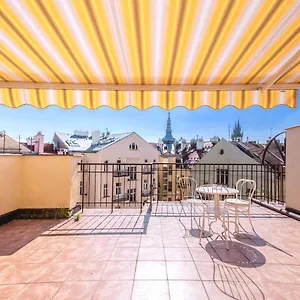https://apartment-vezenska.praguehotelsweb.com